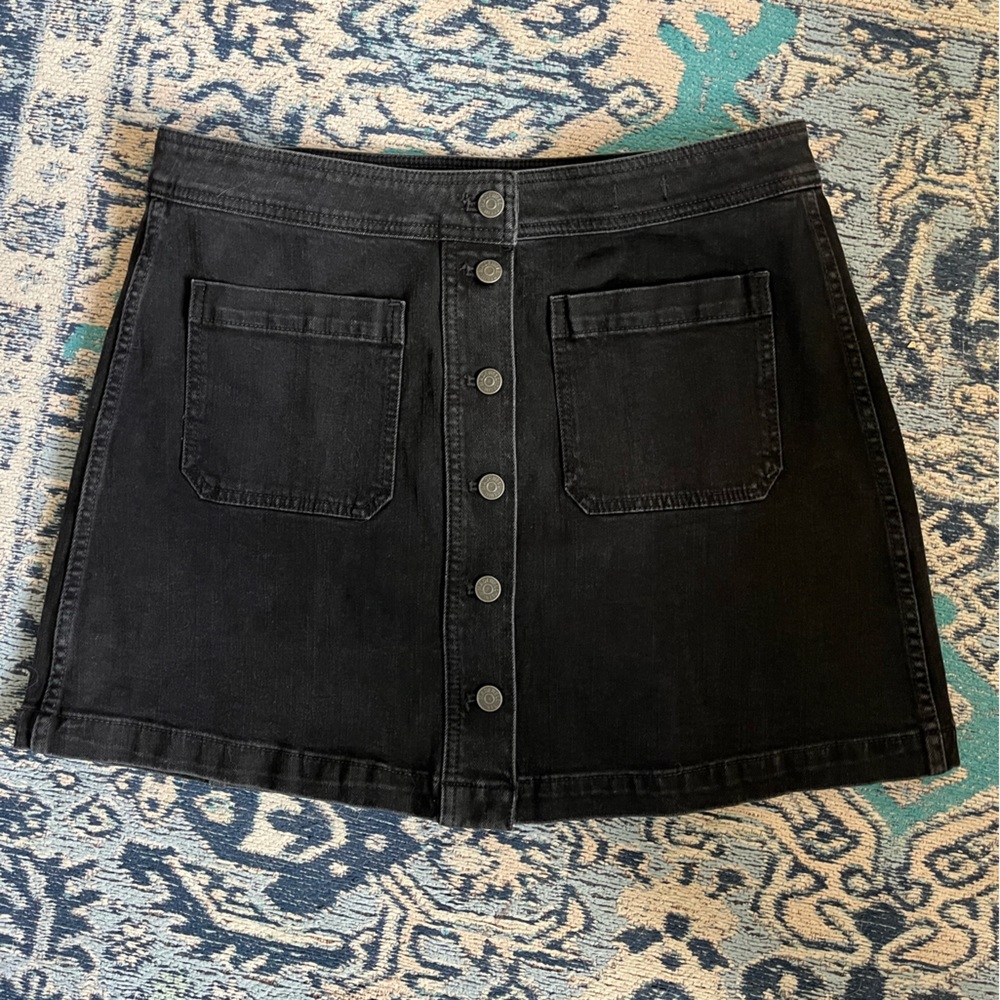 Madewell- Stretch Denim A-line Mini Skirt- Black Frost- patch Pocket Edition- 12